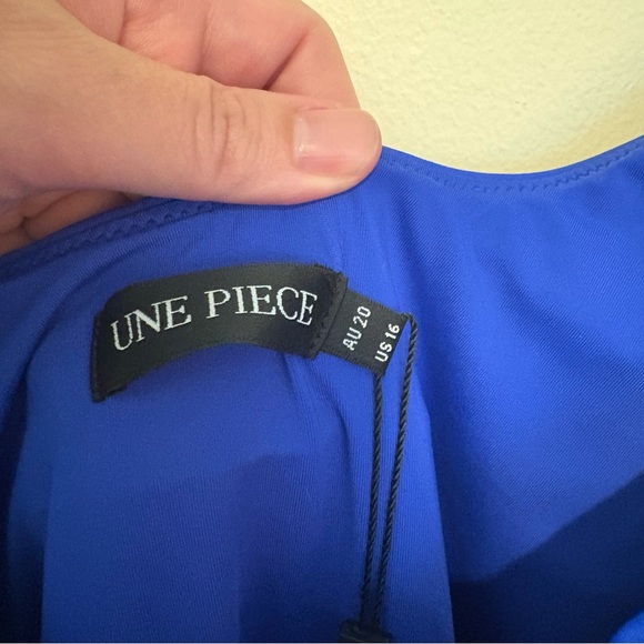 New Une Piece classic square neck one piece in cobalt blue - Picture 6 of 11